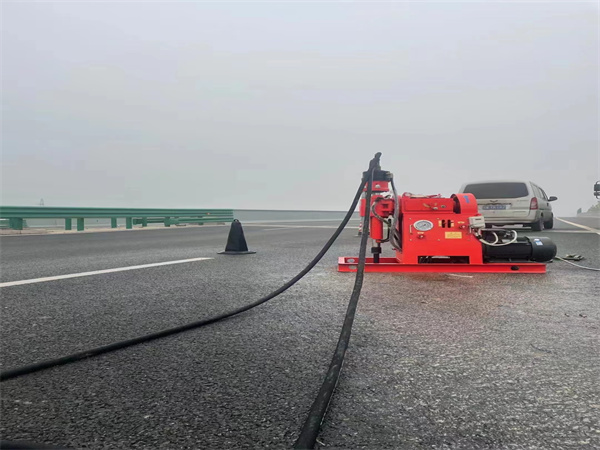 岭口镇马路路基路面开裂下沉注浆加固灌浆